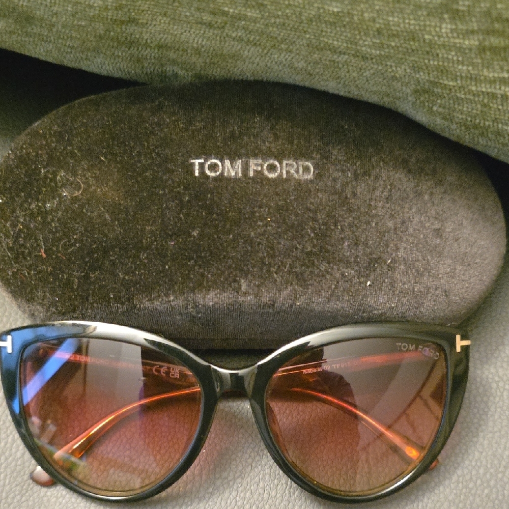 Tom Ford Black Sunglasses with Cat-Eye Frames